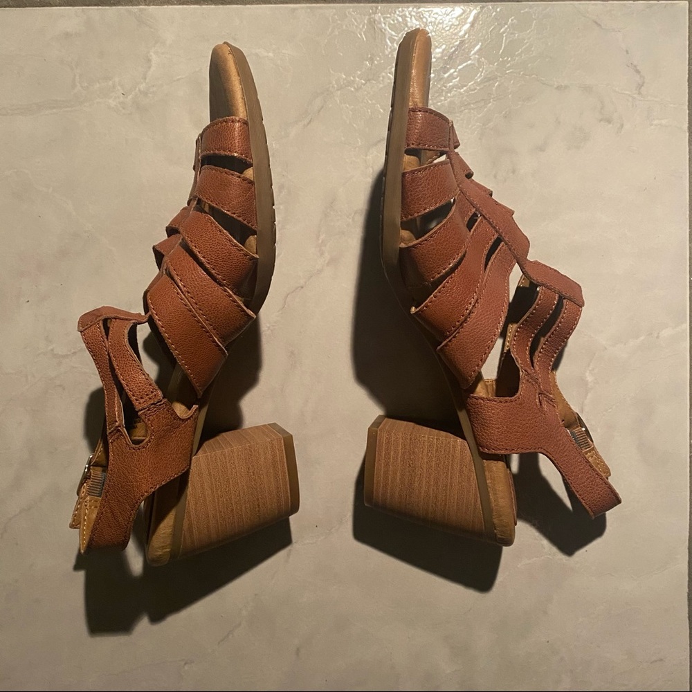 🌸Montana heel sandals size 9.5M - Picture 3 of 5